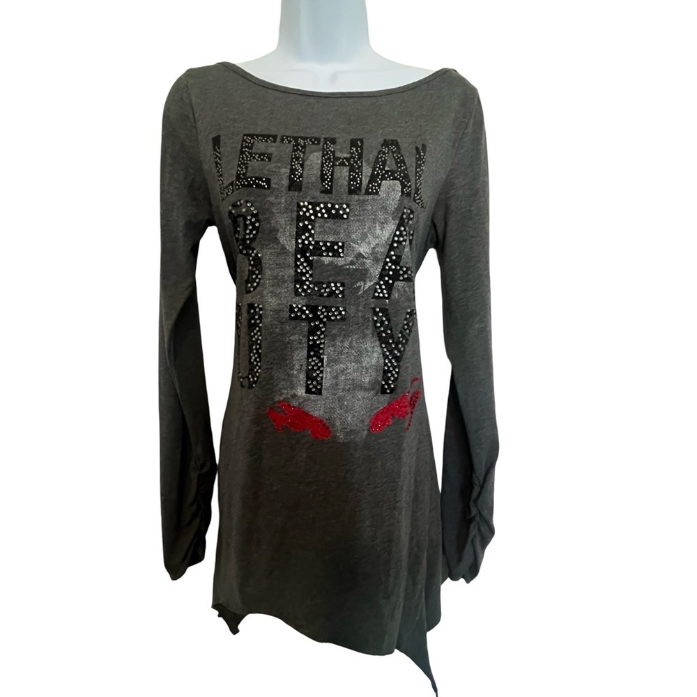 Rocawear “Lethal Beauty” Graphic Long Sleeve Tunic Top w/ Black & Red. Size: L.
